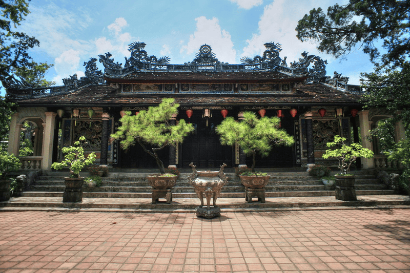 Visiting Tu Hieu Pagoda: A complete guide