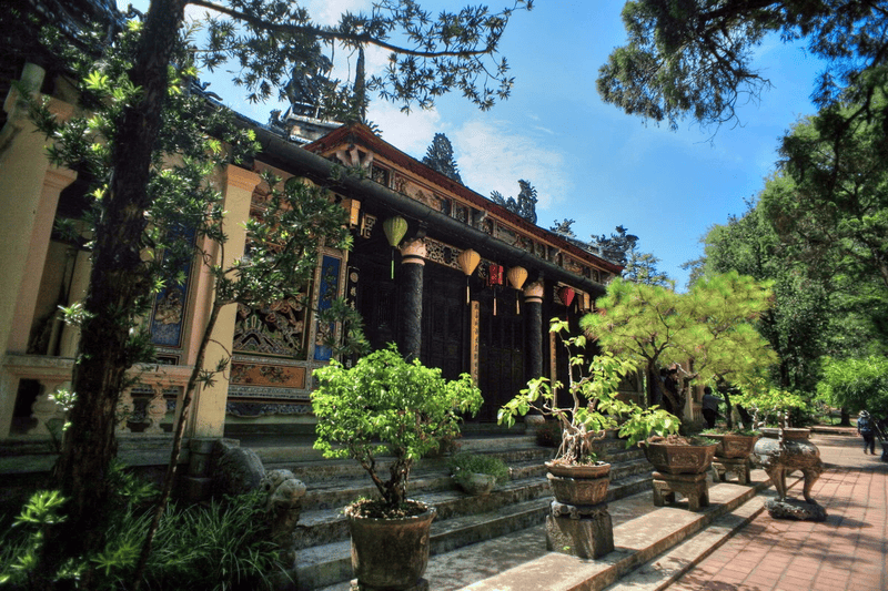 How to get to Tu Hieu Pagoda