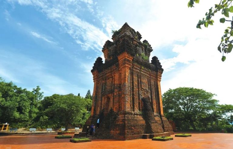 The history and architecture of Nhan Tower