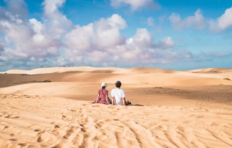What are the Mui Ne Sand Dunes