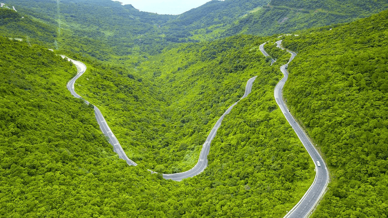 What is Hai Van Pass and why is it famous