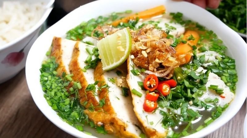 Banh canh cha ca is a soul-warming dish that’s popular for breakfast or lunch